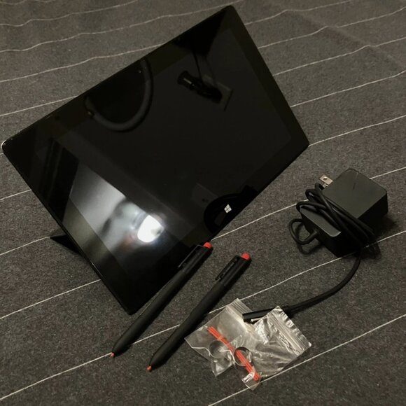 Microsoft Surface Pro (1st Gen) - 64GB, Wi-Fi, 10.6 inch Tablet - Black Used - Picture 1 of 7